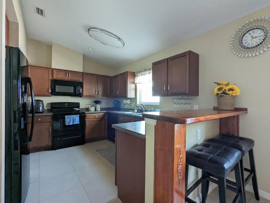 3Bed & 2Bath Property Couple Minutes From Siesta Key Beach & Downtown Sarasota Exterior foto
